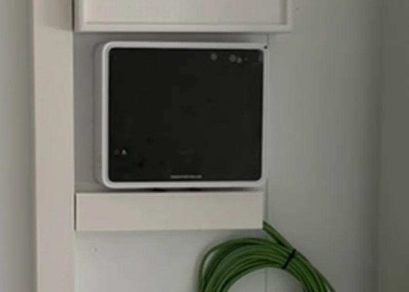 Ajax-Zentrale der funkvernetzten Brandwarnanlage
